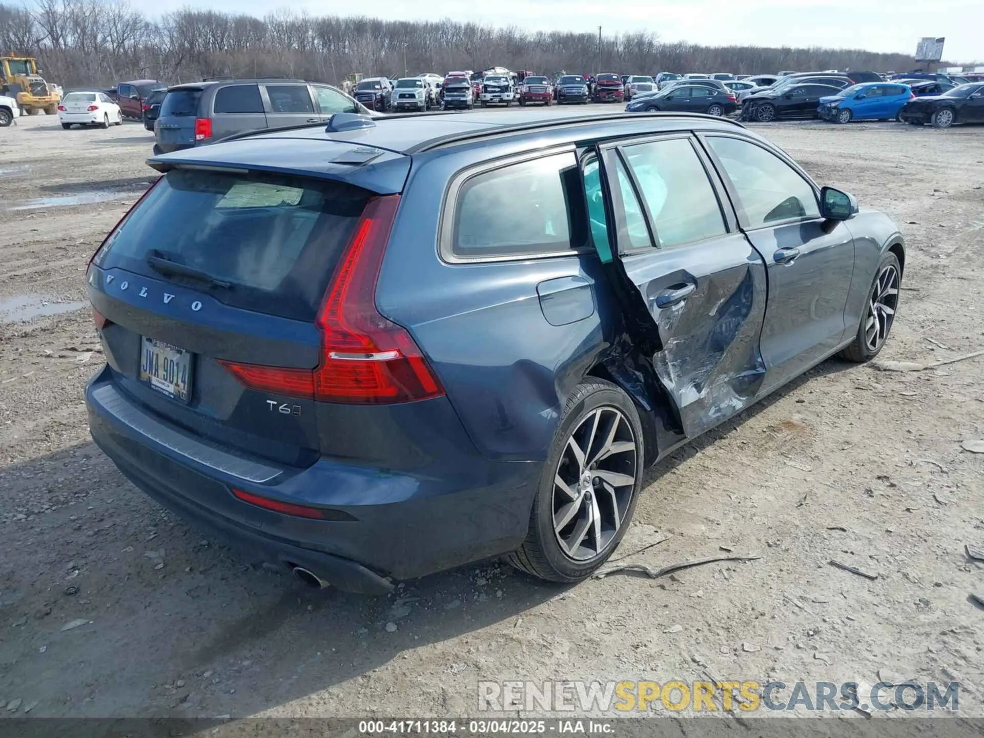 4 fotografías del automóvil dañado YV1A22SKXK1338683 VOLVO V60 2019