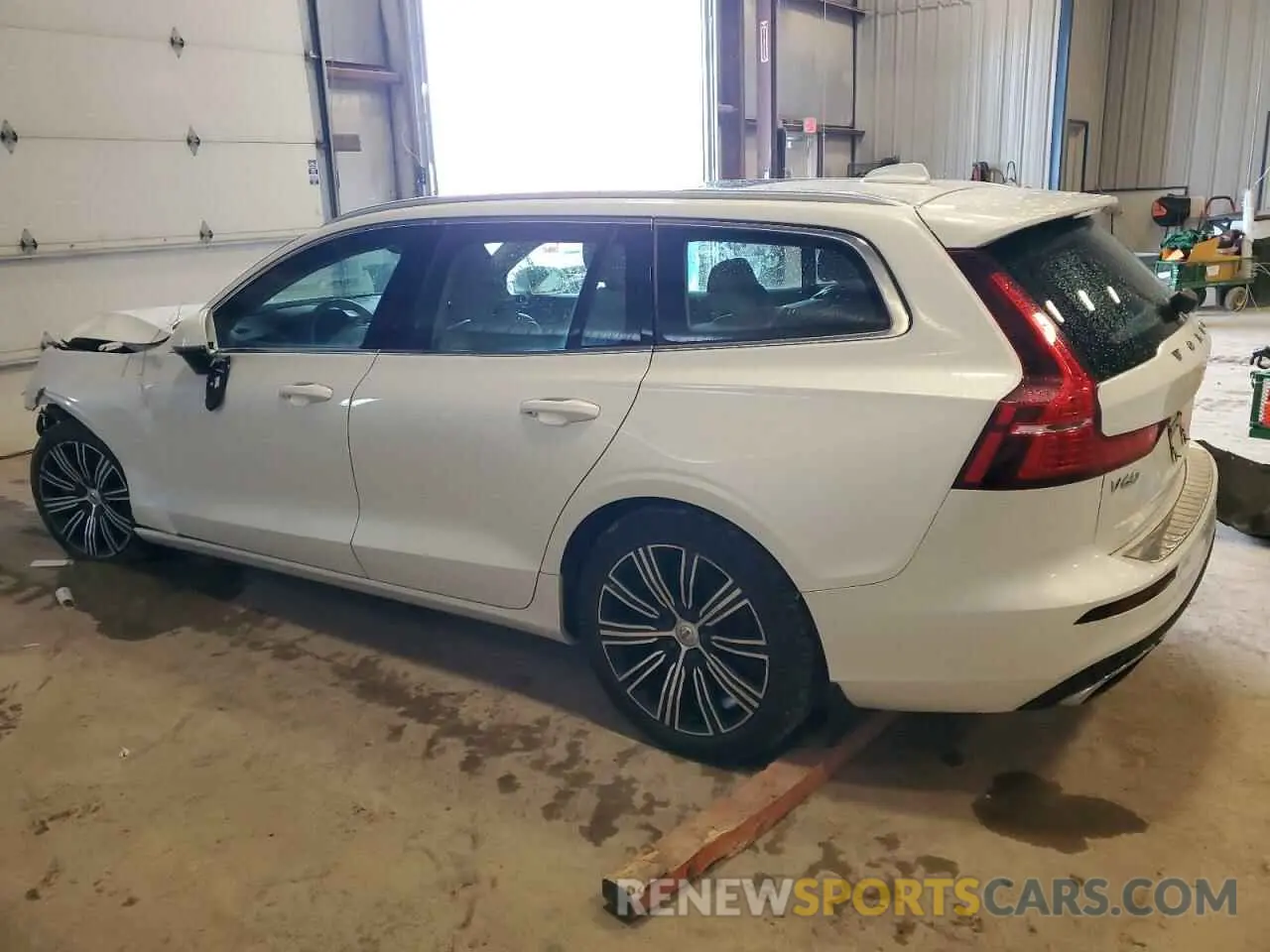 2 fotografías del automóvil dañado YV1A22SL6K2335587 VOLVO V60 2019