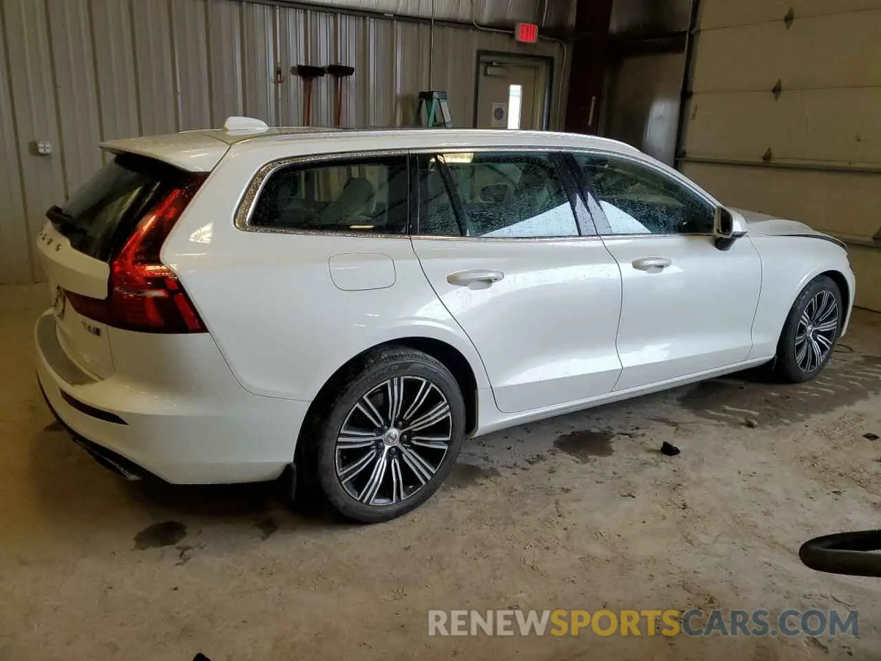 3 fotografías del automóvil dañado YV1A22SL6K2335587 VOLVO V60 2019