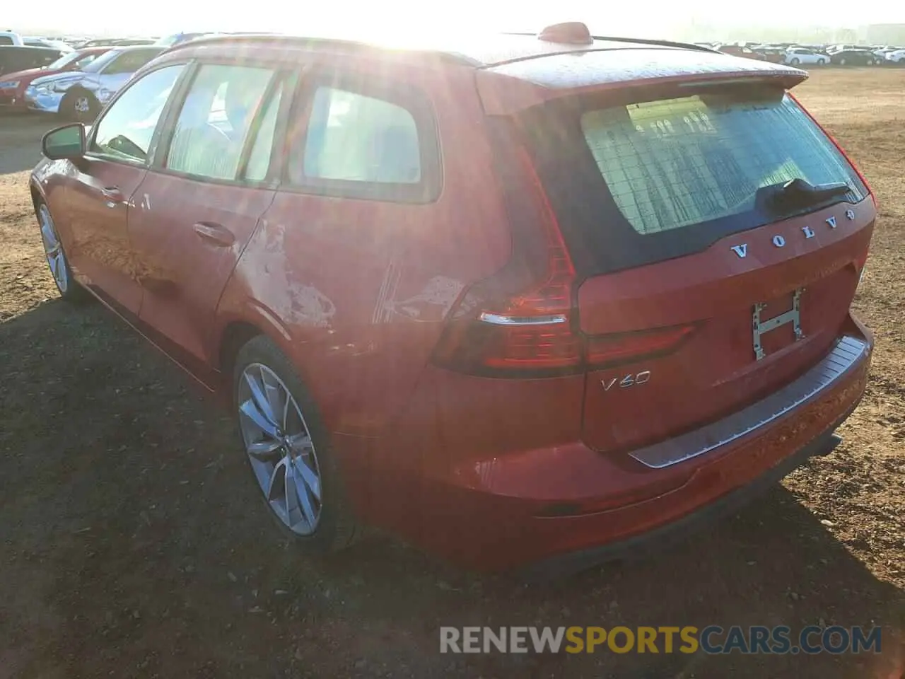 3 fotografías del automóvil dañado YV1102EK6L2397470 VOLVO V60 2020