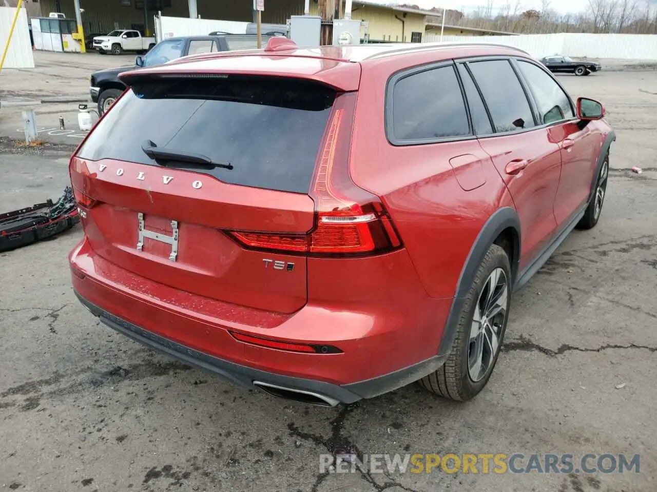 4 fotografías del automóvil dañado YV4102WK0M1076582 VOLVO V60 2021