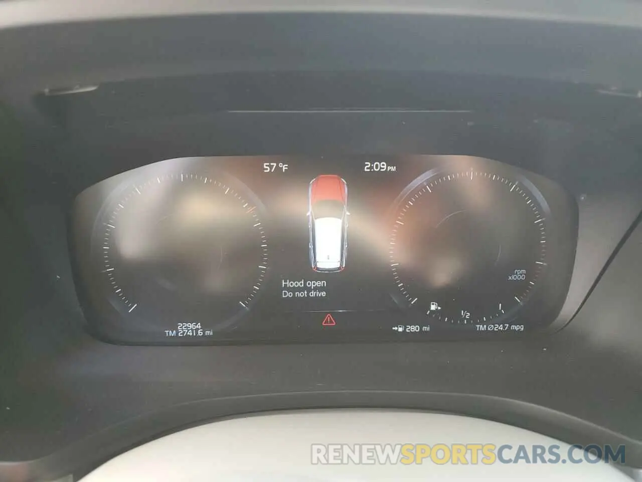 9 fotografías del automóvil dañado YV4102WK3M1065110 VOLVO V60 2021