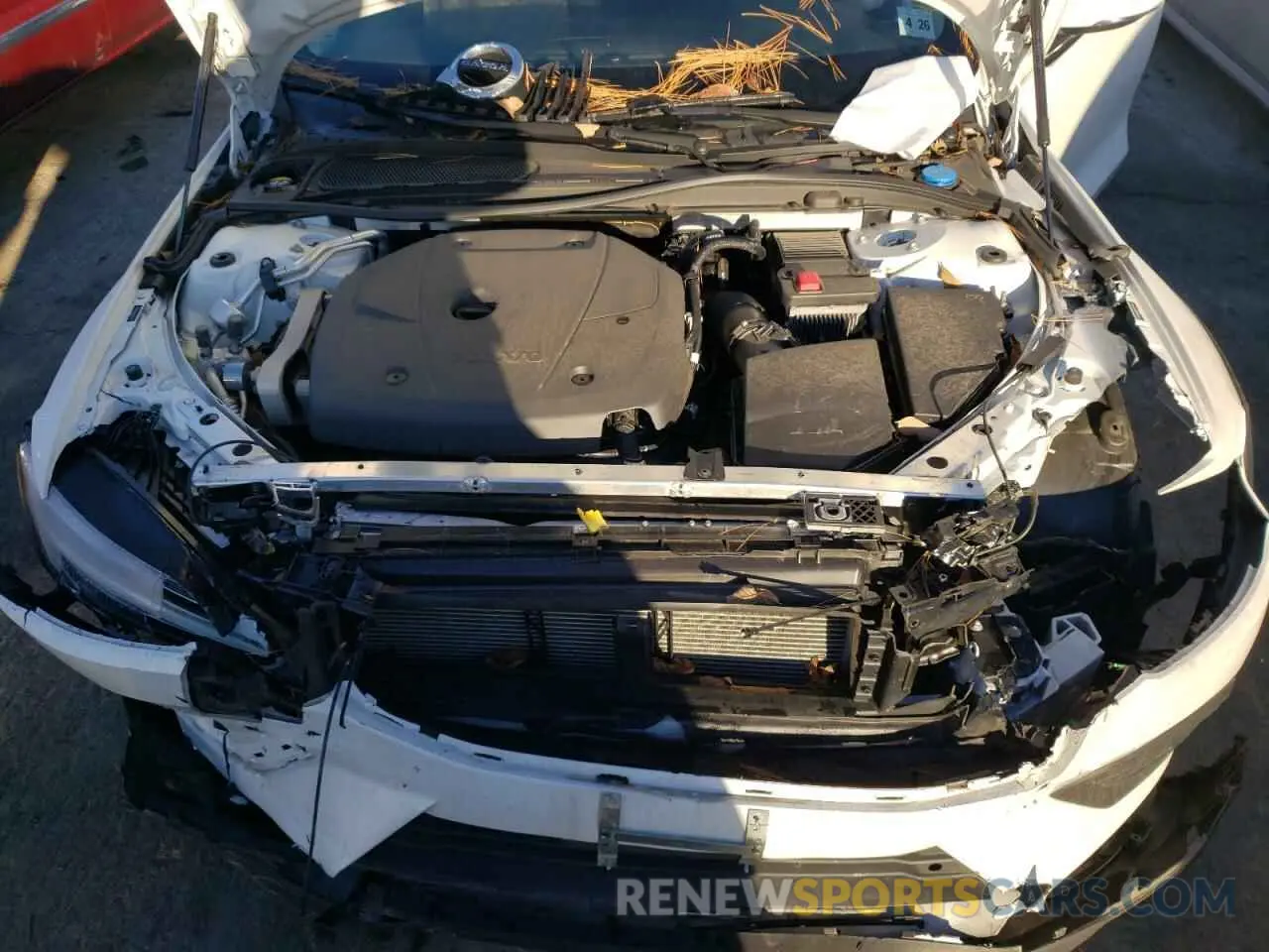 7 fotografías del automóvil dañado YV4102WK8M1074708 VOLVO V60 2021