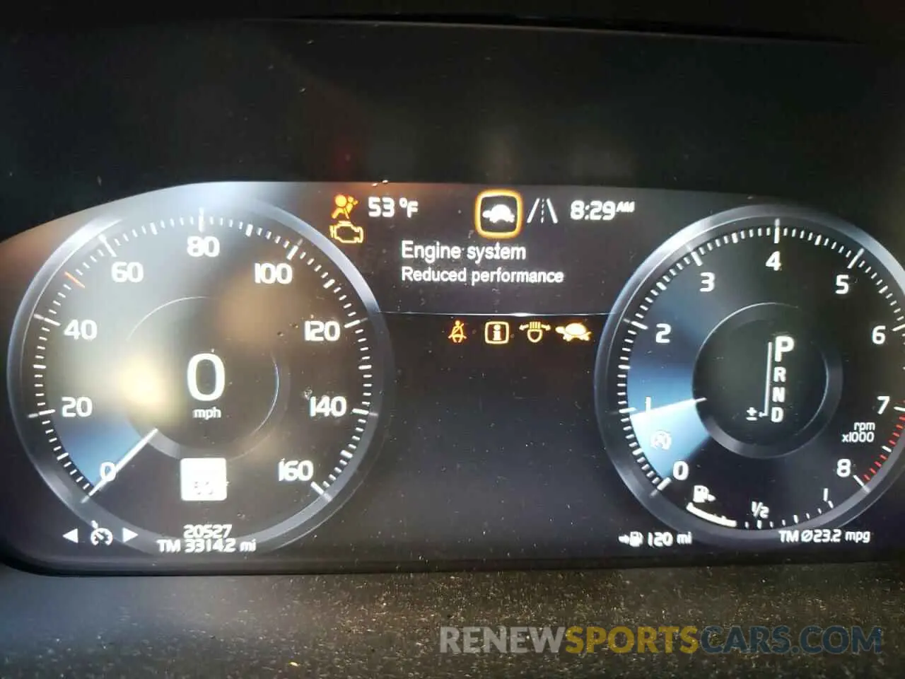 8 fotografías del automóvil dañado YV4102WK8M1074708 VOLVO V60 2021