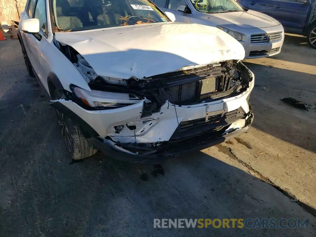 9 fotografías del automóvil dañado YV4102WK8M1074708 VOLVO V60 2021