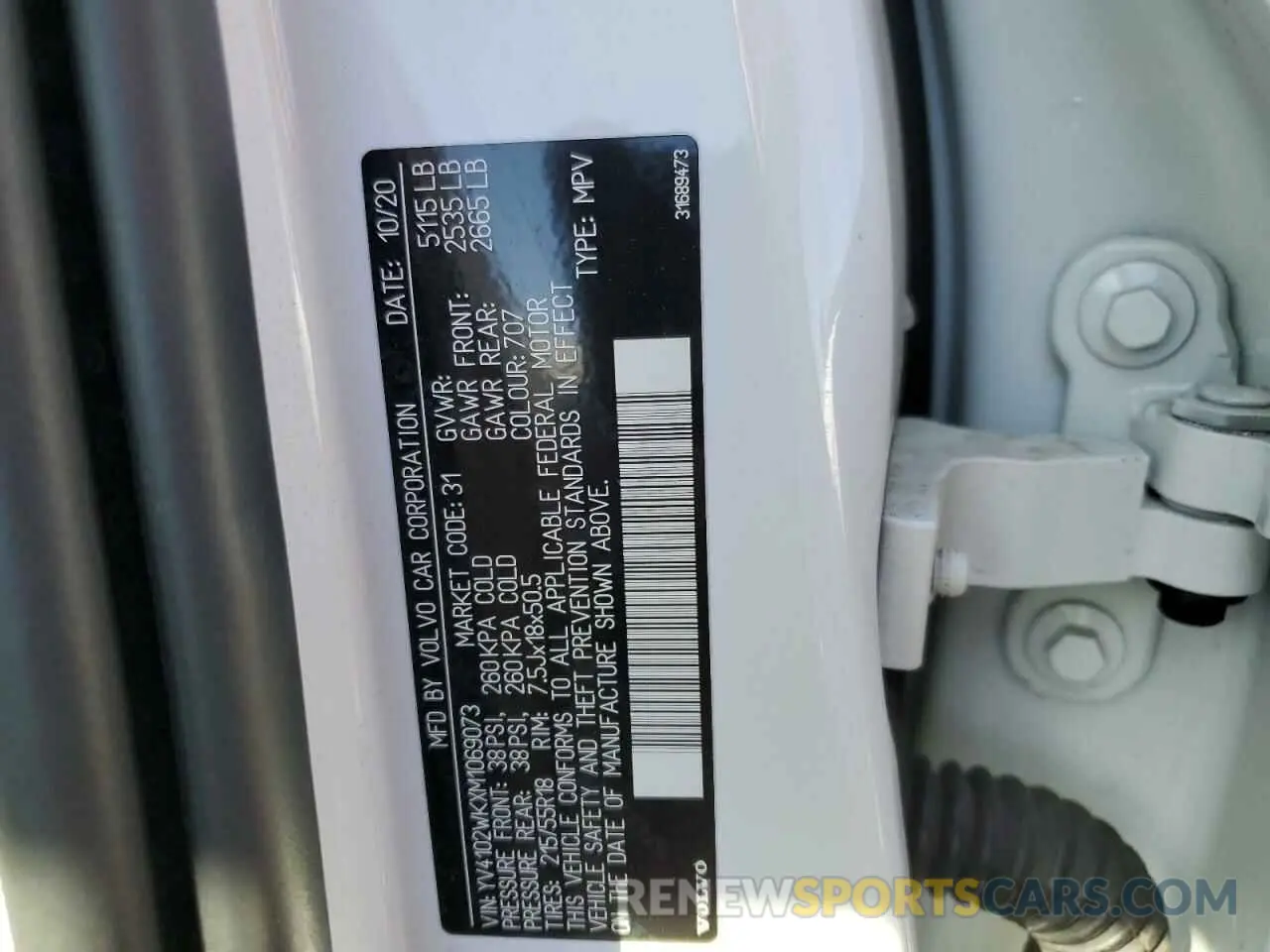 12 fotografías del automóvil dañado YV4102WKXM1069073 VOLVO V60 2021