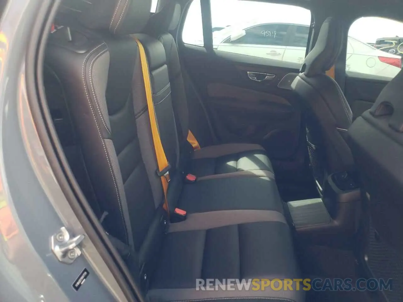 6 fotografías del automóvil dañado YV1BK0EP7N1477724 VOLVO V60 2022