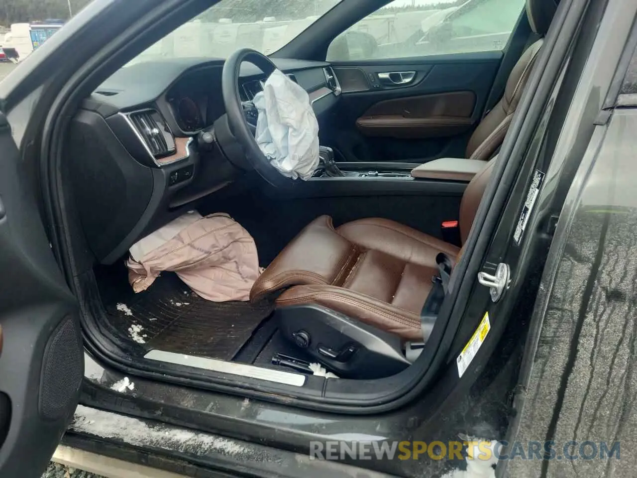 7 fotografías del automóvil dañado YV4102WK0N2094947 VOLVO V60 2022
