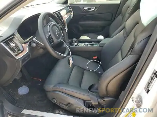 7 fotografías del automóvil dañado YV4L12WY9P2109300 VOLVO V60 2023
