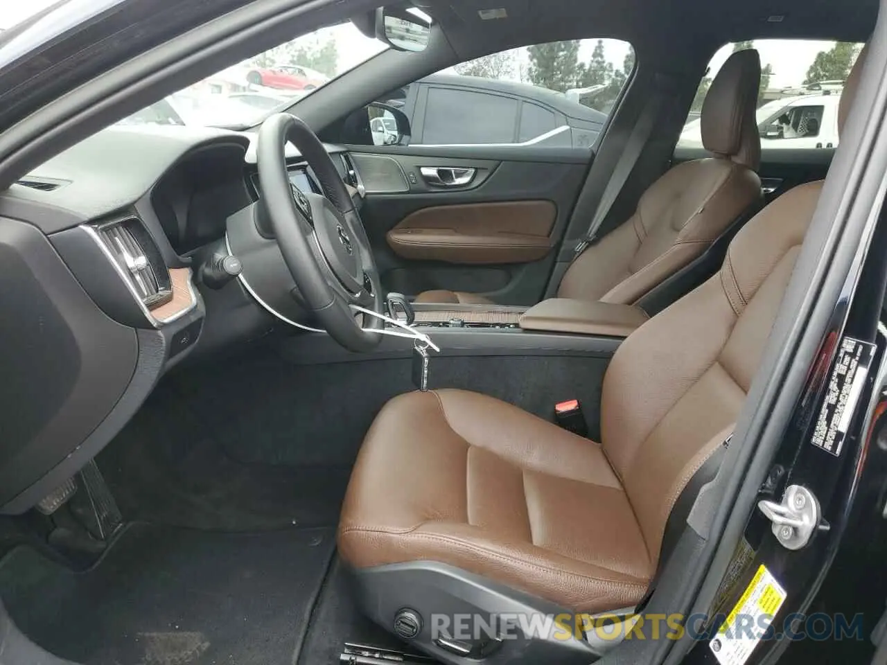 7 fotografías del automóvil dañado YV4L12WZ2P2106439 VOLVO V60 2023