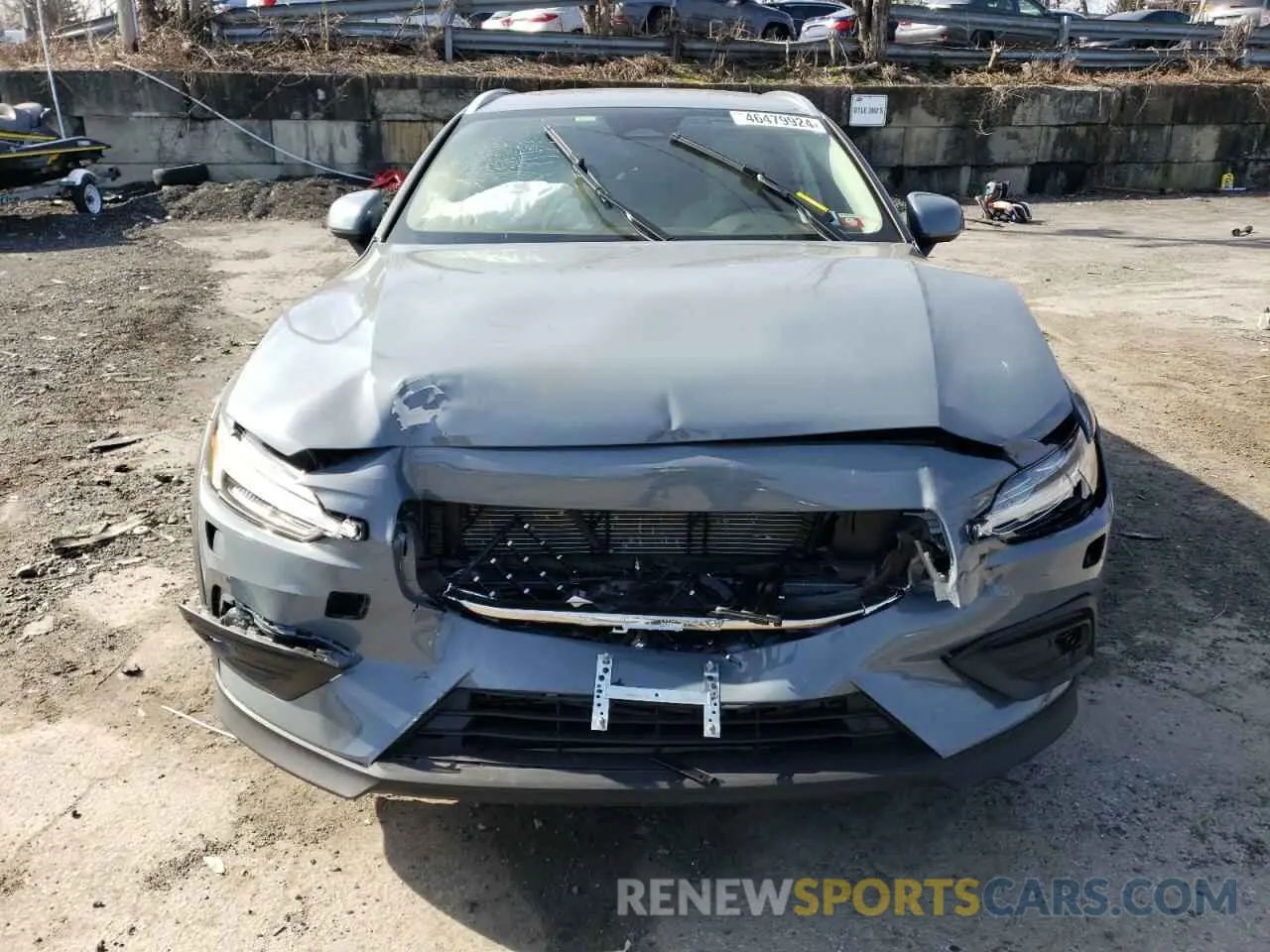 5 fotografías del automóvil dañado YV4L12WZ6P2110672 VOLVO V60 2023