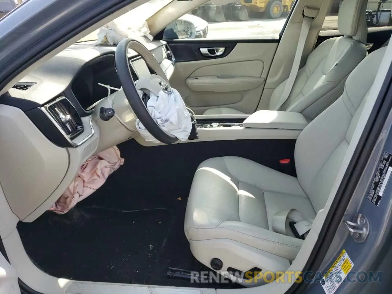 7 fotografías del automóvil dañado YV4L12WZ6P2110672 VOLVO V60 2023
