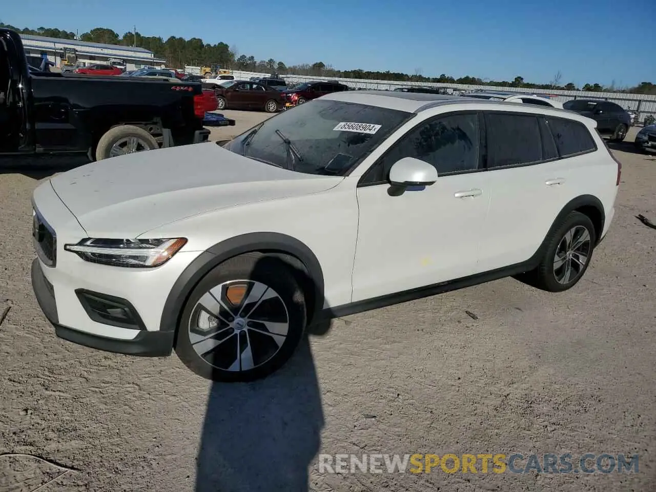 1 fotografías del automóvil dañado YV4L12WY0R2135500 VOLVO V60 2024
