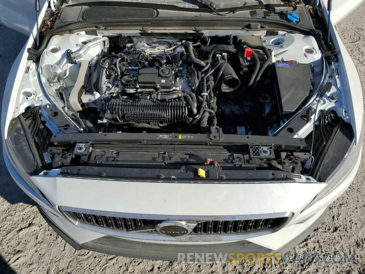 11 fotografías del automóvil dañado YV4L12WY0R2135500 VOLVO V60 2024