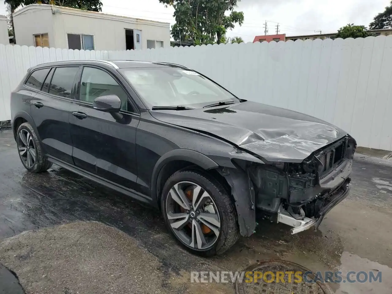 4 fotografías del automóvil dañado YV4L12WY5R2134732 VOLVO V60 2024