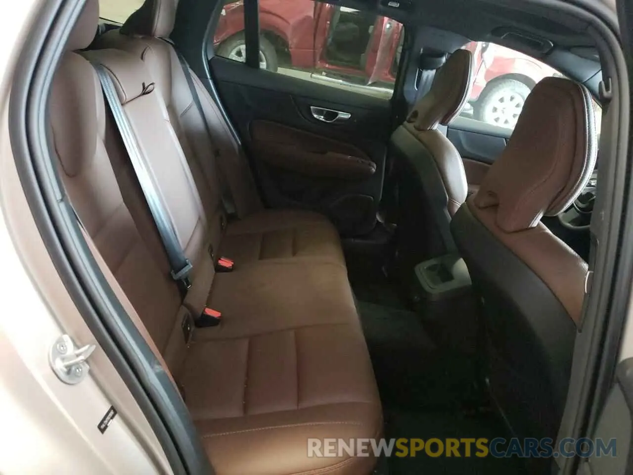 11 fotografías del automóvil dañado YV4L12WY5R2136187 VOLVO V60 2024