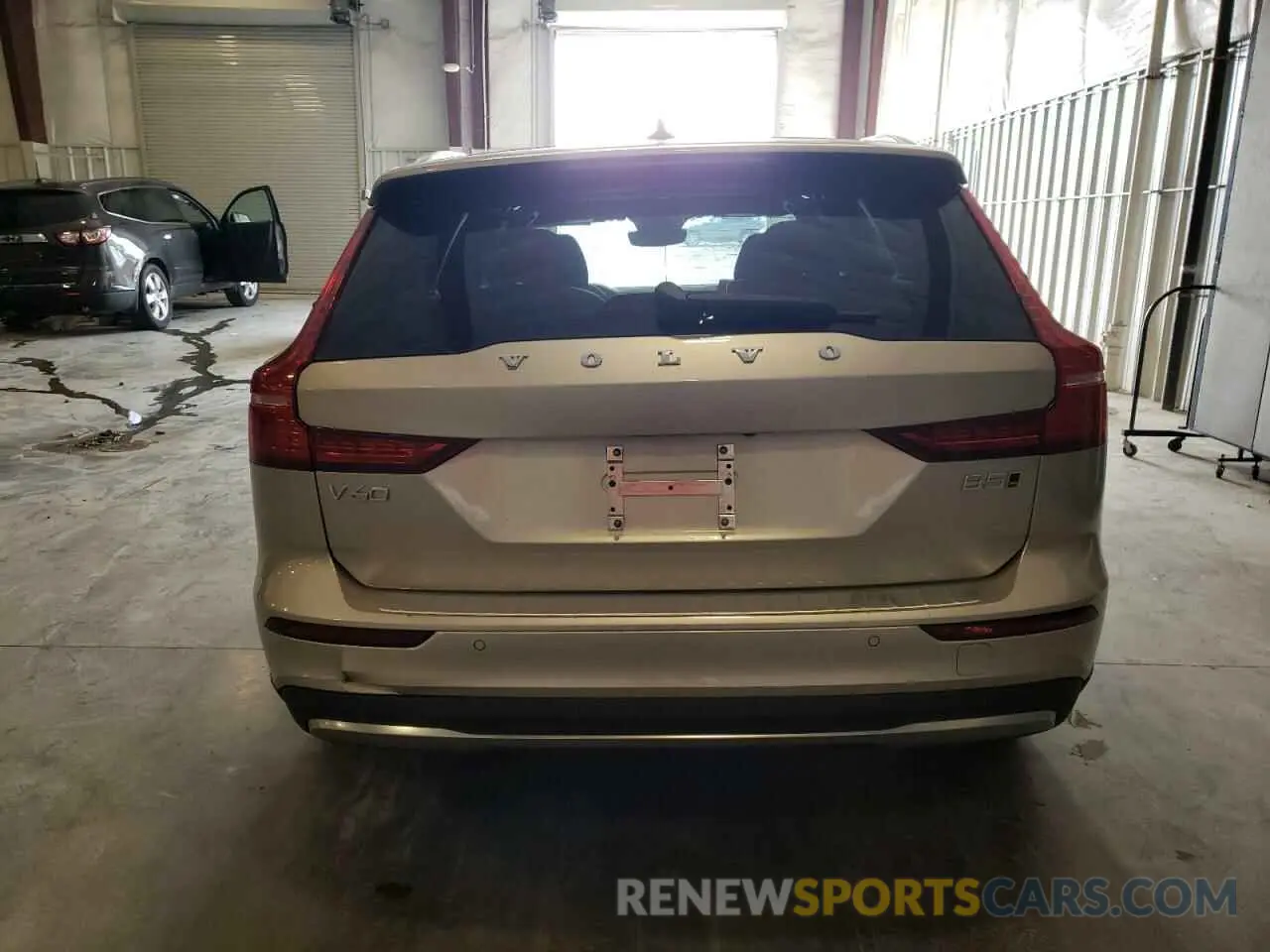 6 fotografías del automóvil dañado YV4L12WY5R2136187 VOLVO V60 2024