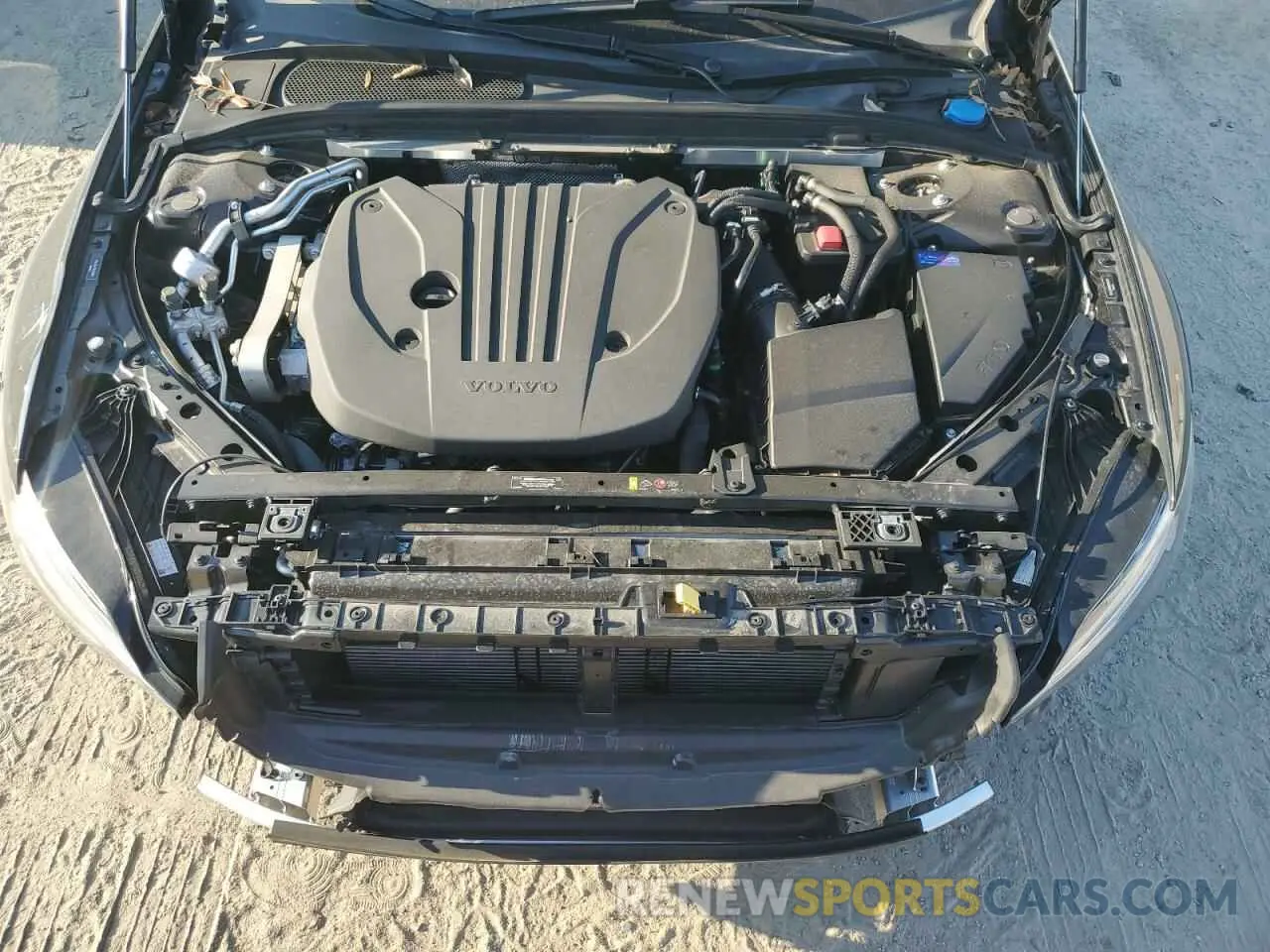 11 fotografías del automóvil dañado YV4L12WY6R2140474 VOLVO V60 2024