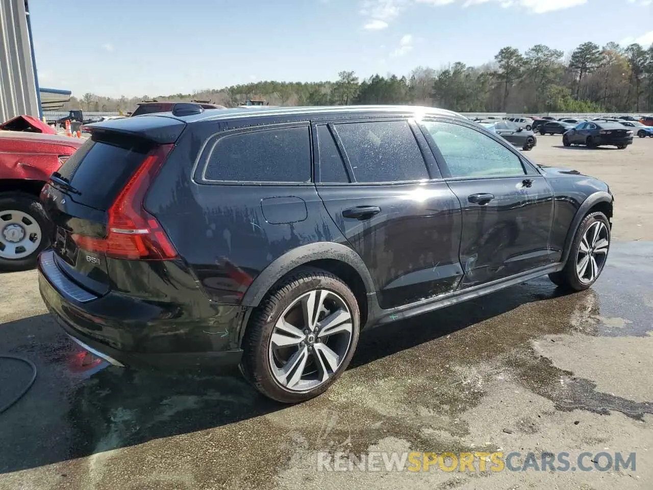 3 fotografías del automóvil dañado YV4L12WY6R2140474 VOLVO V60 2024