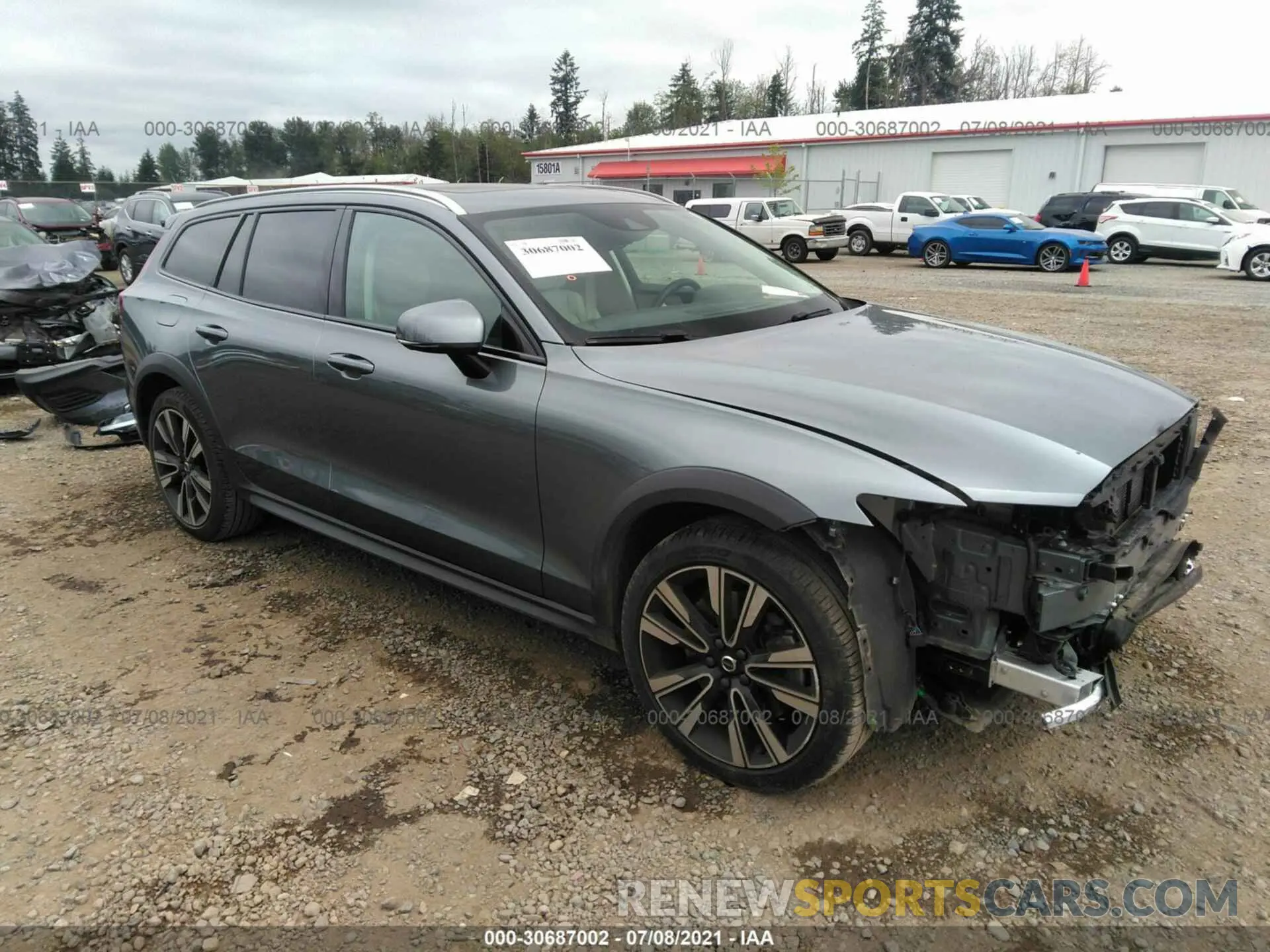 1 fotografías del automóvil dañado YV4102WK0L1031639 VOLVO V60 CROSS COUNTRY 2020