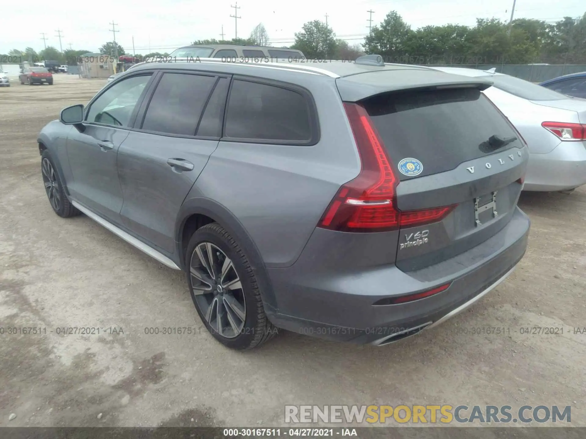 3 fotografías del automóvil dañado YV4102WK1L1042830 VOLVO V60 CROSS COUNTRY 2020