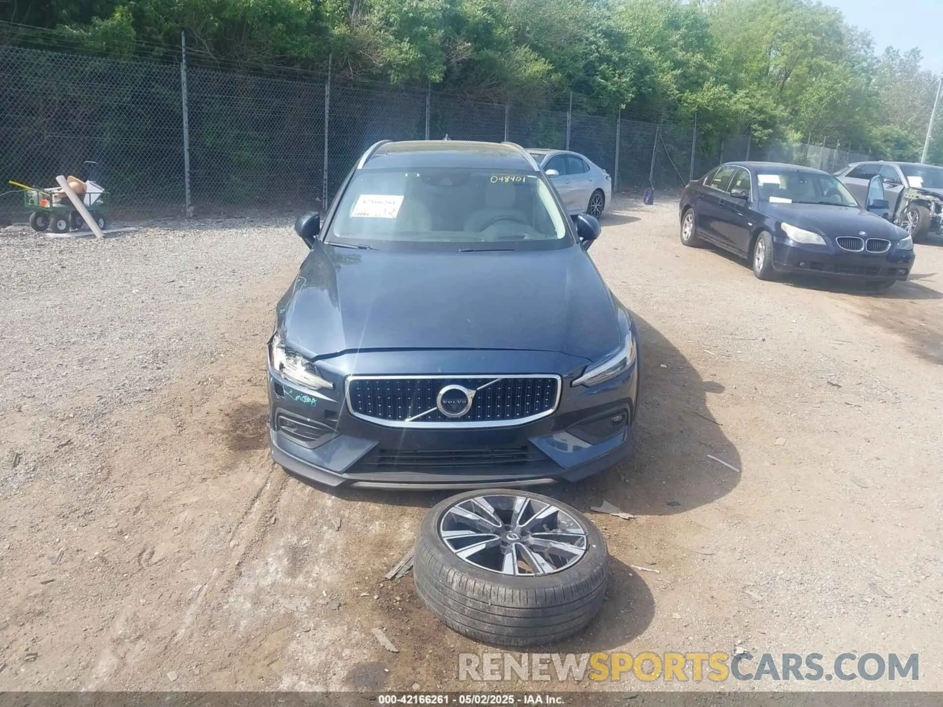 12 fotografías del automóvil dañado YV4102WK8L1048401 VOLVO V60 CROSS COUNTRY 2020