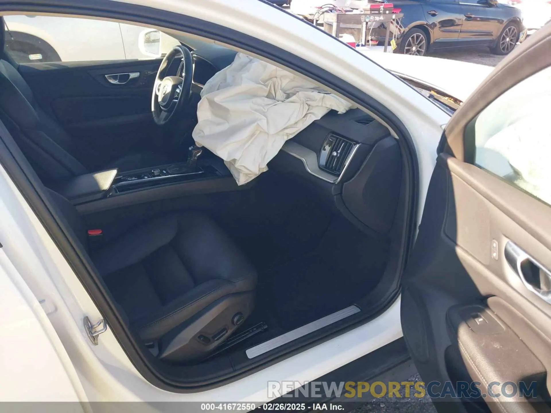 5 fotografías del automóvil dañado YV4102WK4M1076911 VOLVO V60 CROSS COUNTRY 2021