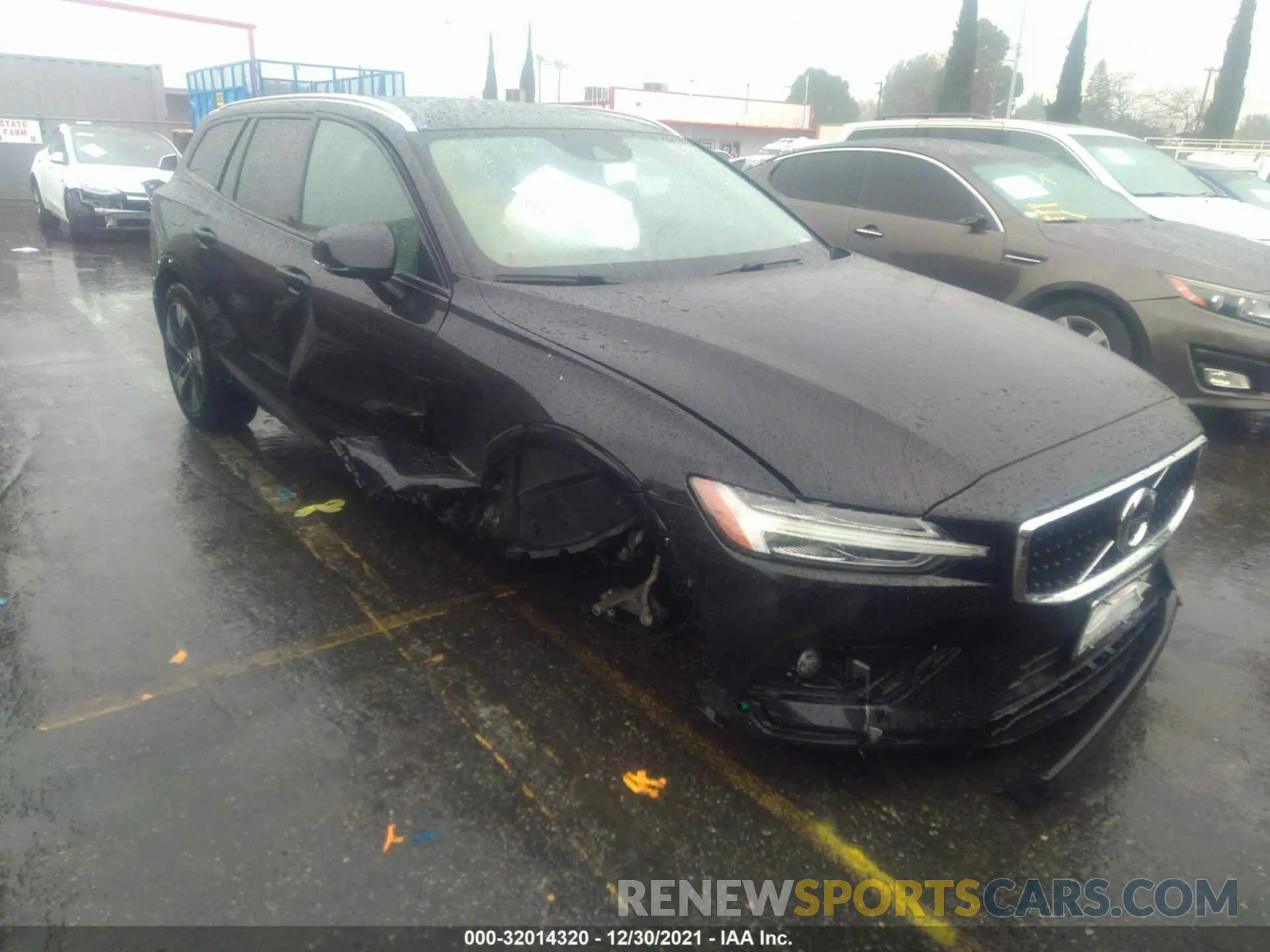 1 fotografías del automóvil dañado YV4102WK5M1077565 VOLVO V60 CROSS COUNTRY 2021