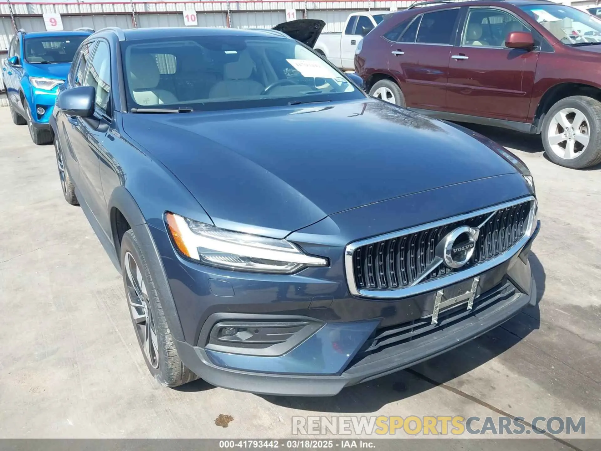 1 fotografías del automóvil dañado YV4102WK5N2092045 VOLVO V60 CROSS COUNTRY 2022