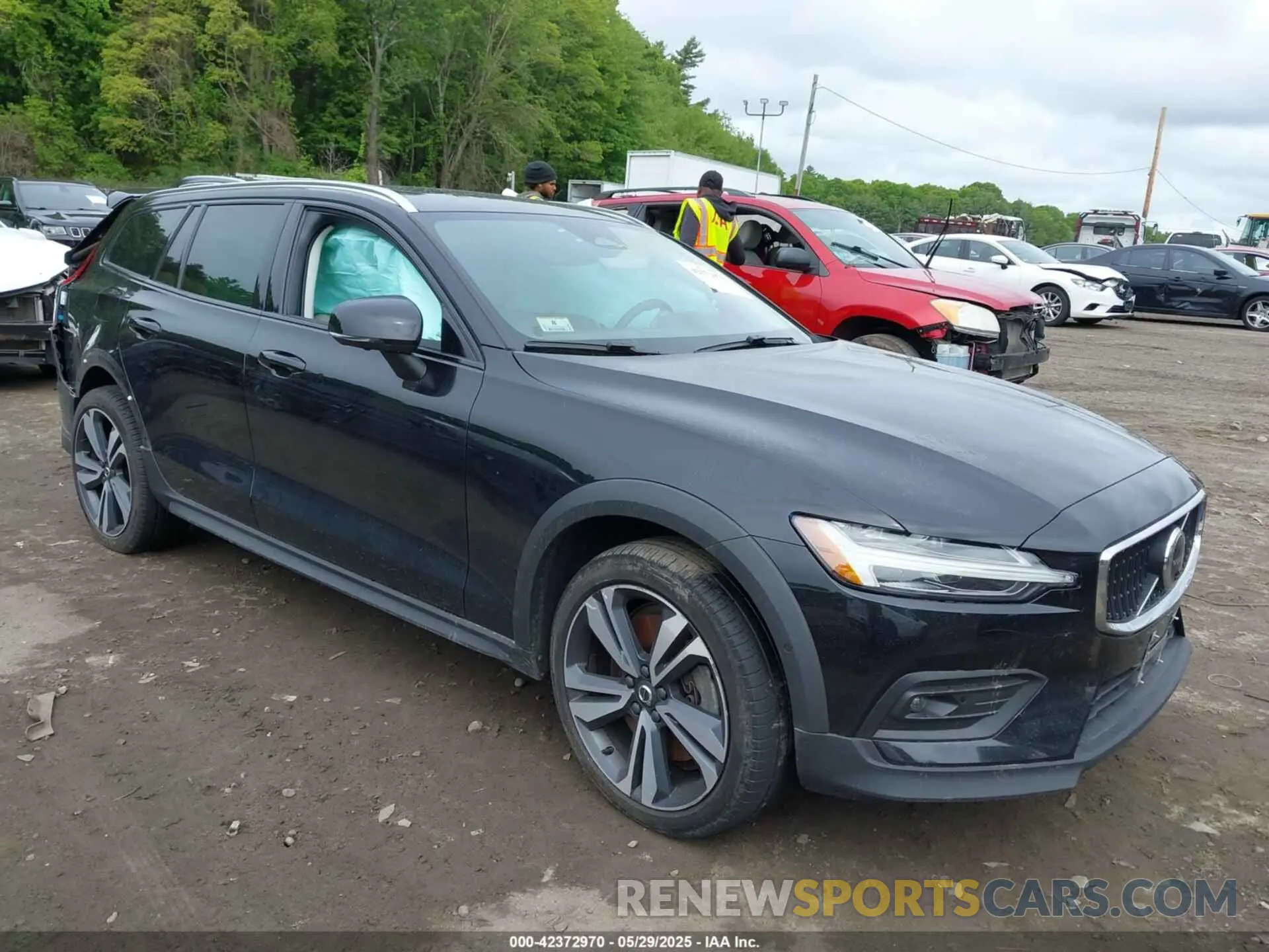 1 fotografías del automóvil dañado YV4L12WY5P2105714 VOLVO V60 CROSS COUNTRY 2023