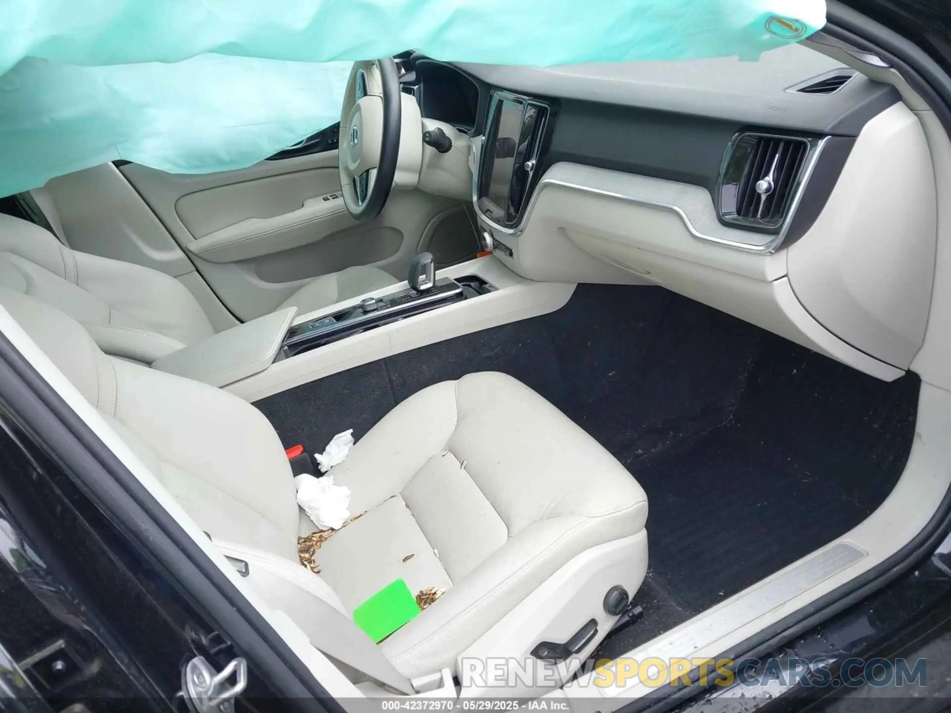 5 fotografías del automóvil dañado YV4L12WY5P2105714 VOLVO V60 CROSS COUNTRY 2023