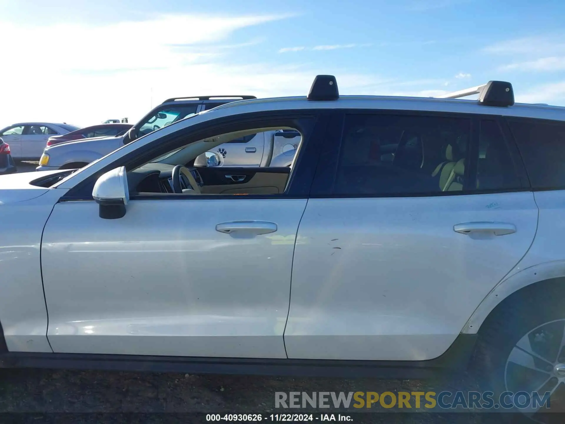 14 fotografías del automóvil dañado YV4L12WZ3P2107065 VOLVO V60 CROSS COUNTRY 2023