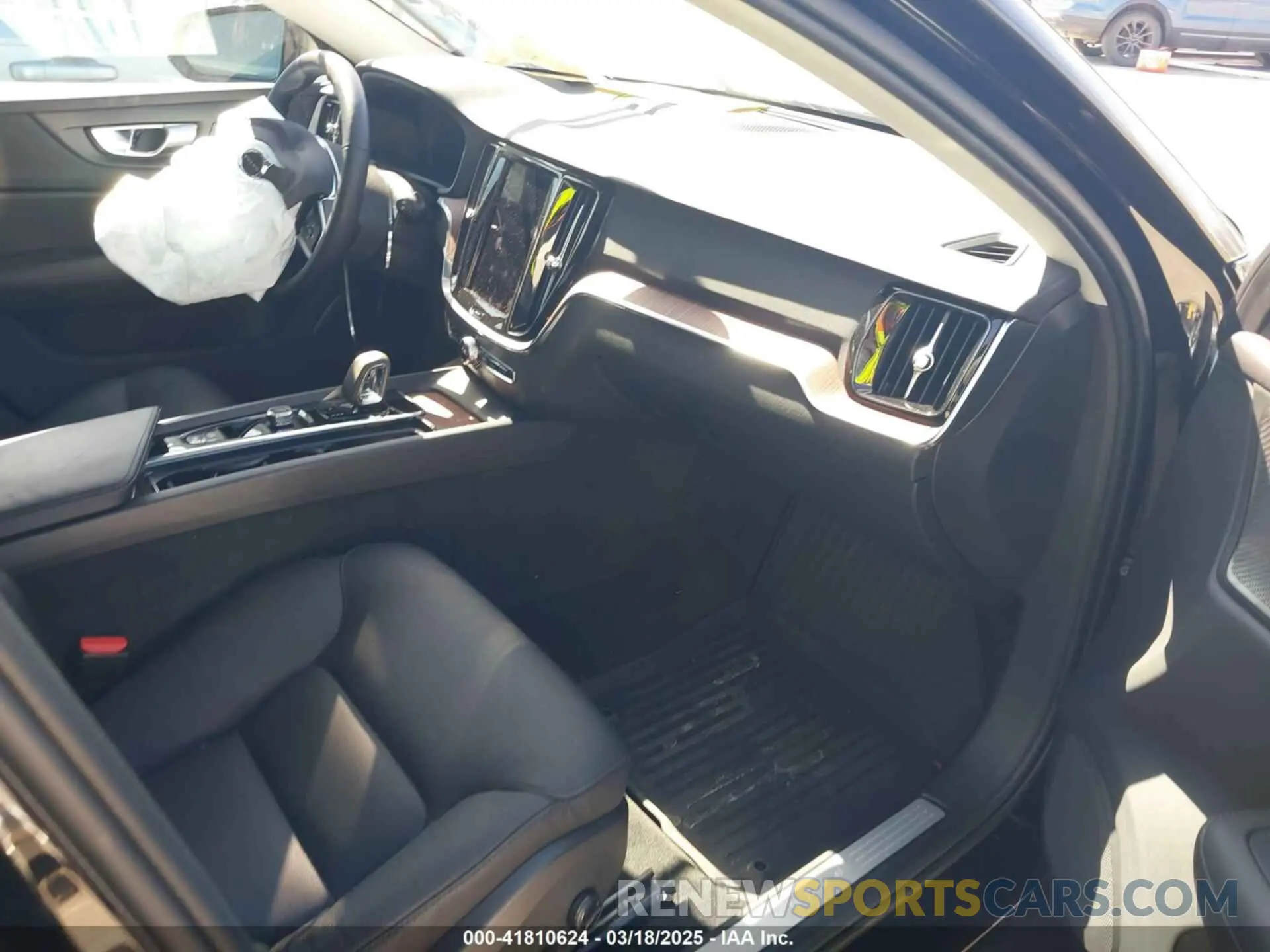 5 fotografías del automóvil dañado YV4L12WY7R2141133 VOLVO V60 CROSS COUNTRY 2024