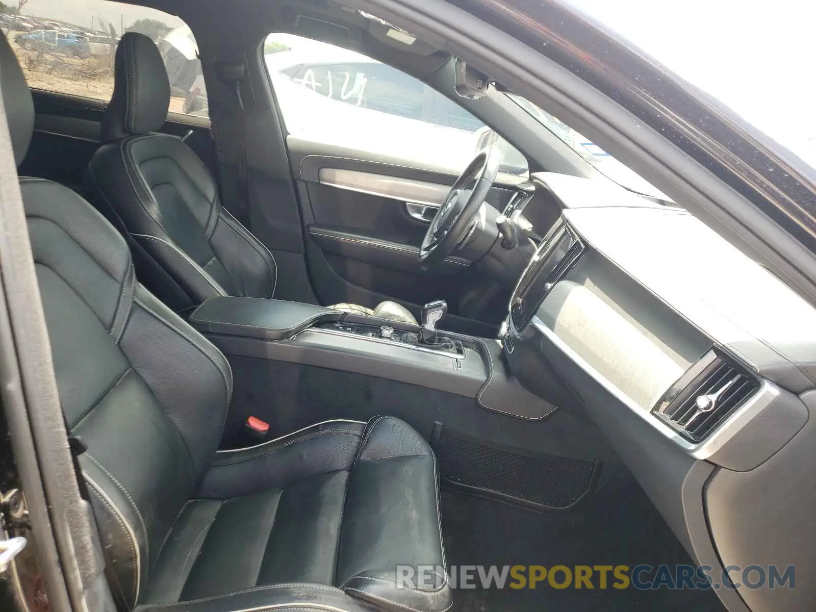 5 fotografías del automóvil dañado YV1102GM8K1084519 VOLVO V90 2019