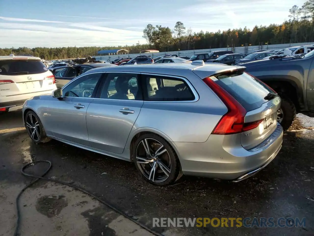 2 fotografías del automóvil dañado YV1A22VM6K1086539 VOLVO V90 2019