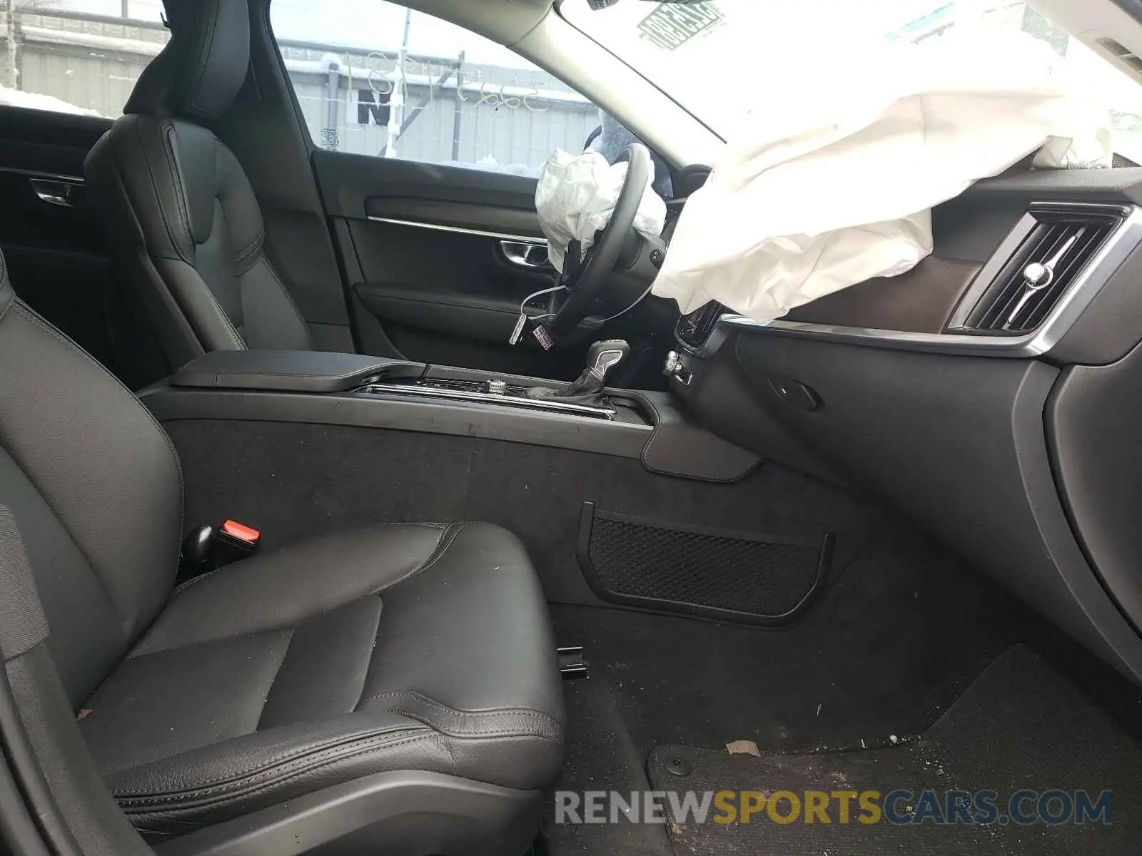 5 fotografías del automóvil dañado YV4A22NLXL1113155 VOLVO V90 2020
