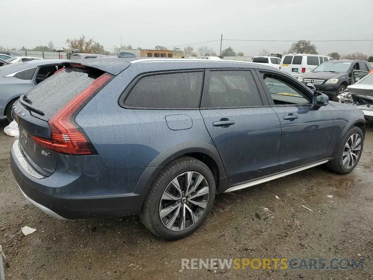 3 fotografías del automóvil dañado YV4062NL0N1148645 VOLVO V90 2022