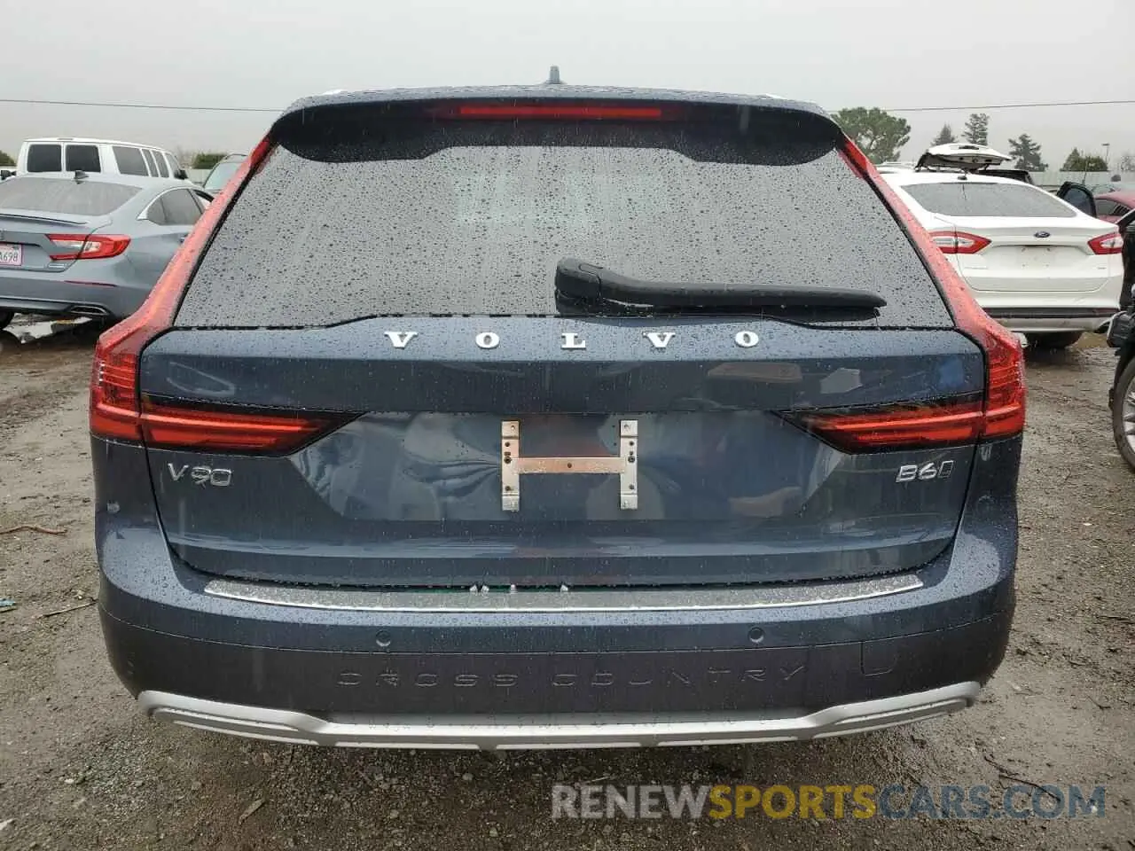 6 fotografías del automóvil dañado YV4062NL0N1148645 VOLVO V90 2022