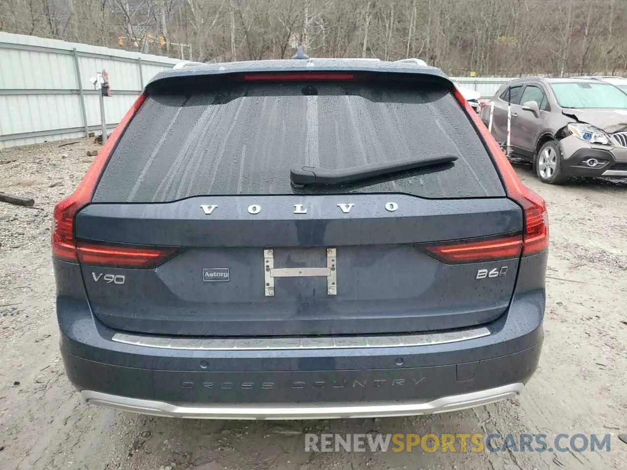 6 fotografías del automóvil dañado YV4062NL6N1144809 VOLVO V90 2022