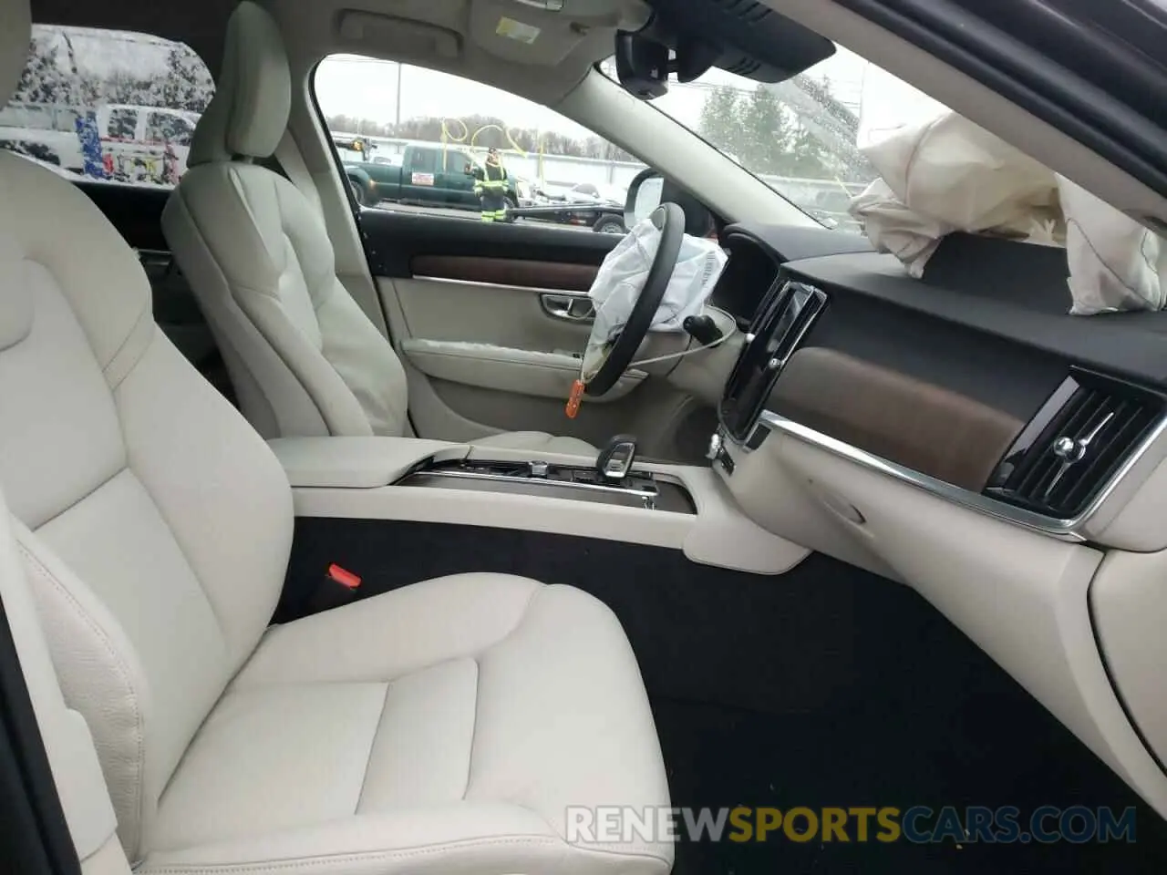5 fotografías del automóvil dañado YV4062NL7N1144544 VOLVO V90 2022
