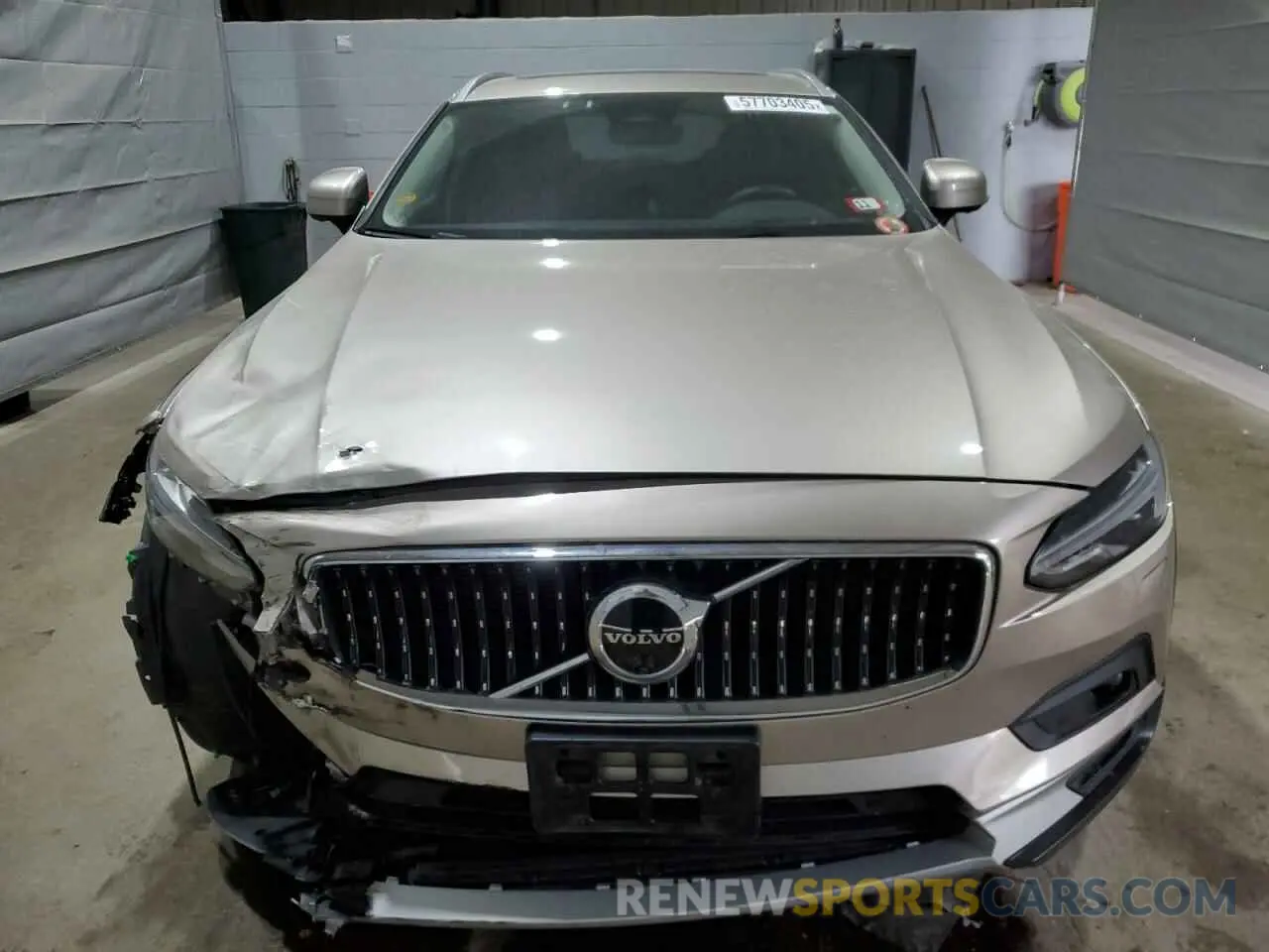 5 fotografías del automóvil dañado YV4062NC5P1165587 VOLVO V90 2023