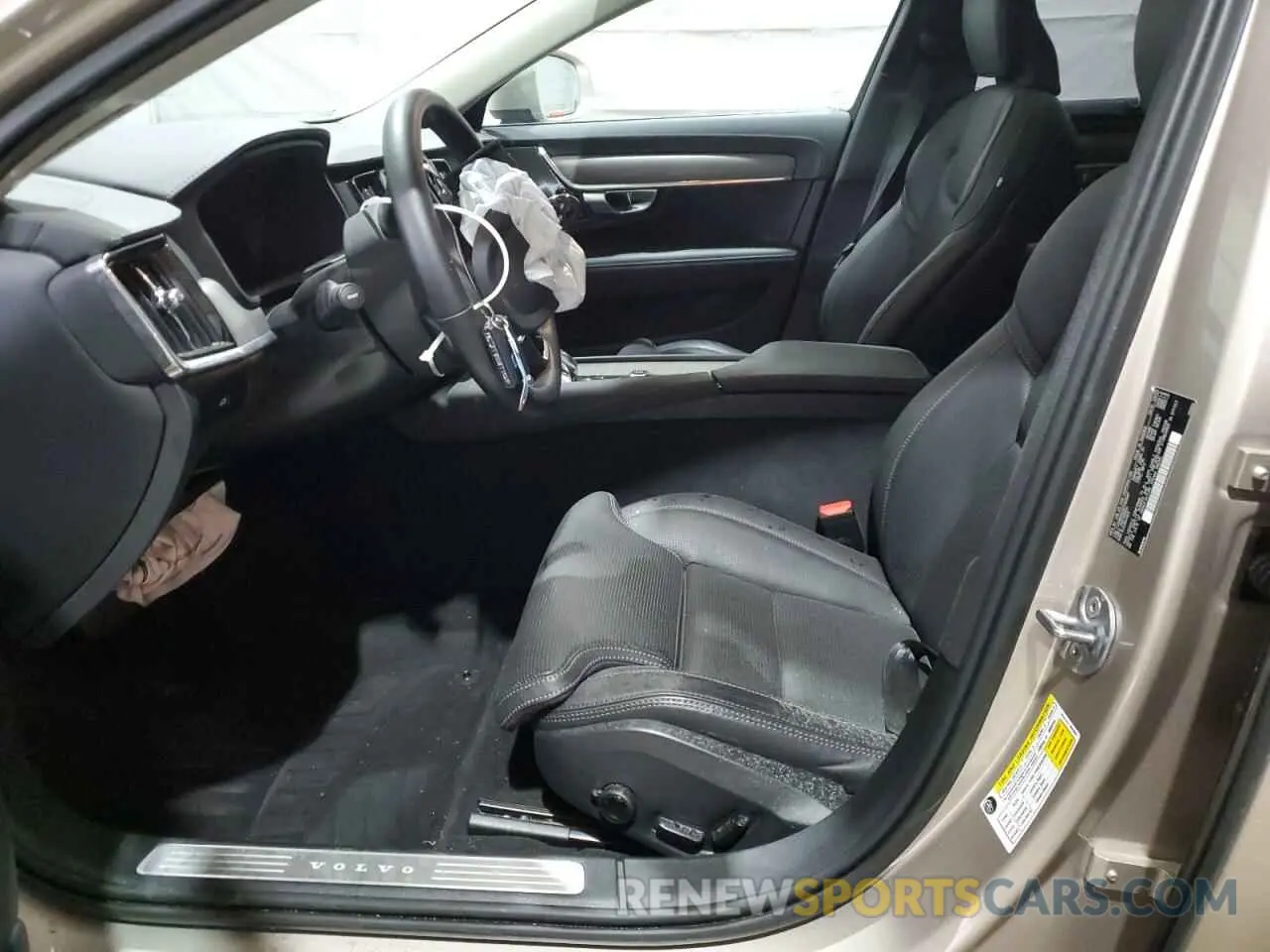 7 fotografías del automóvil dañado YV4062NC5P1165587 VOLVO V90 2023
