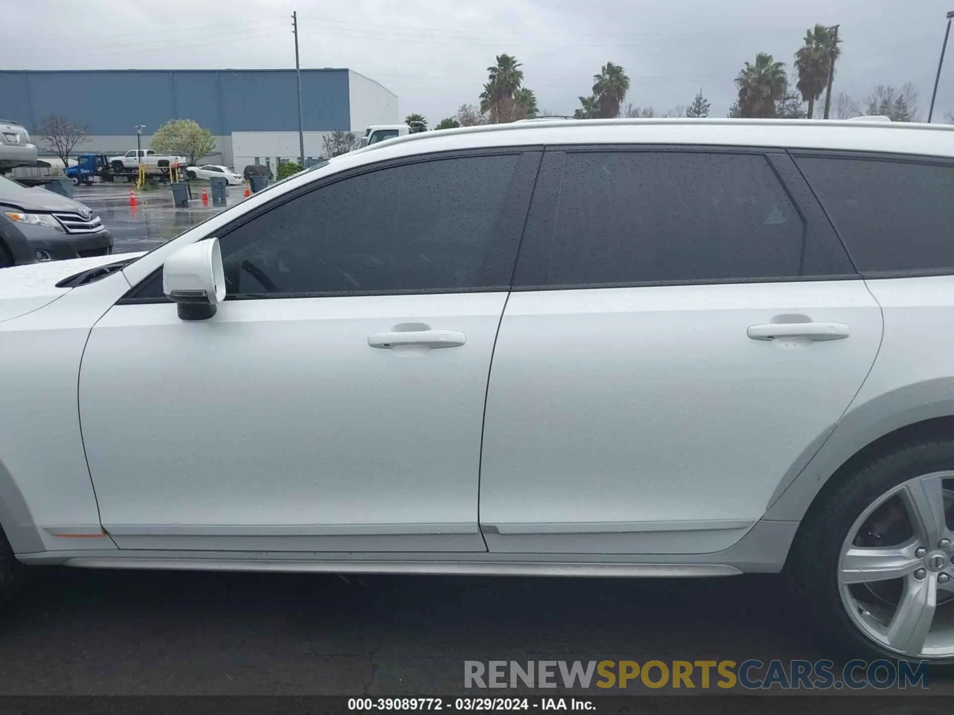 15 fotografías del automóvil dañado YV4A22NT0K1077894 VOLVO V90 CROSS COUNTRY 2019