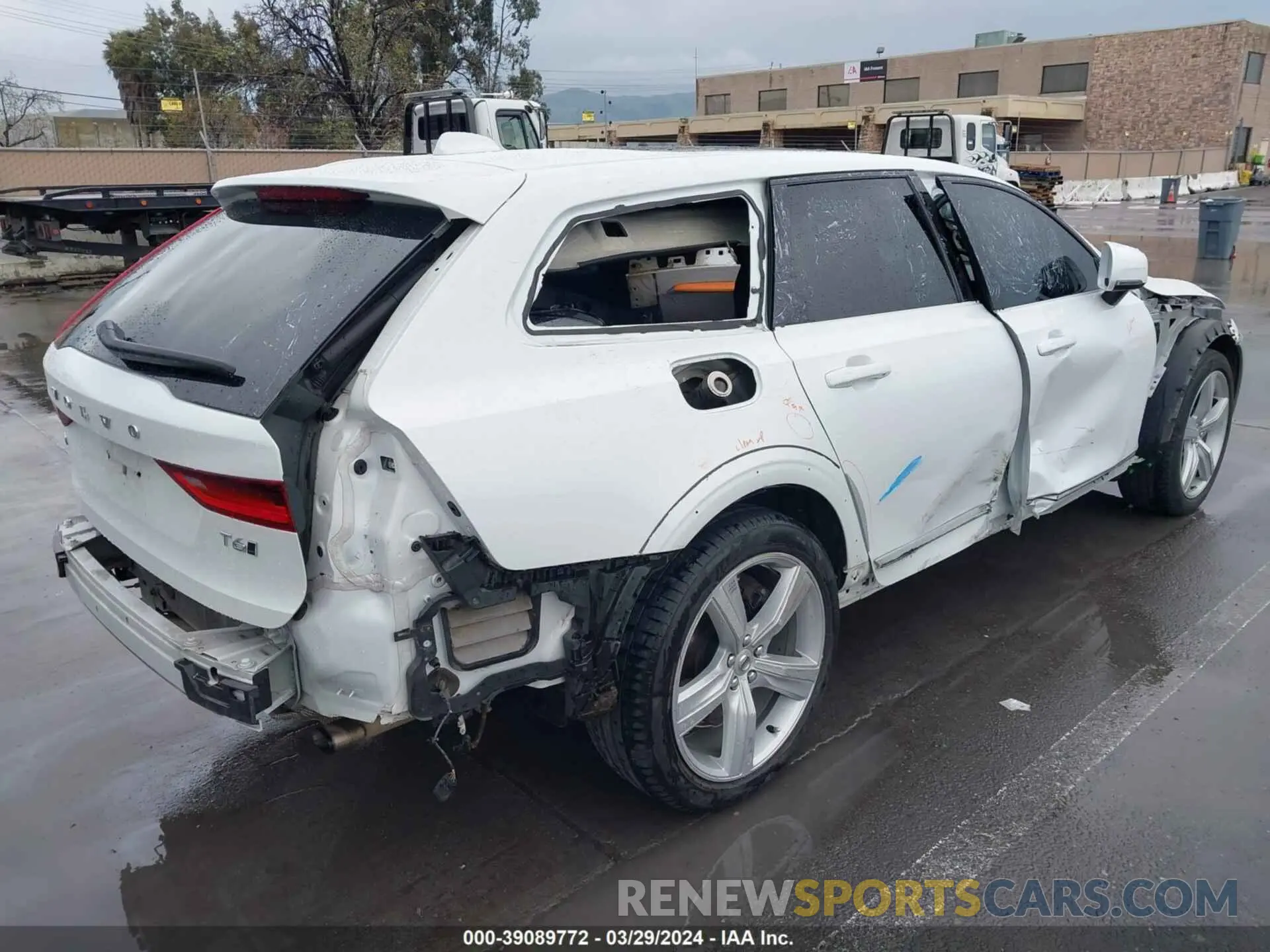 4 fotografías del automóvil dañado YV4A22NT0K1077894 VOLVO V90 CROSS COUNTRY 2019