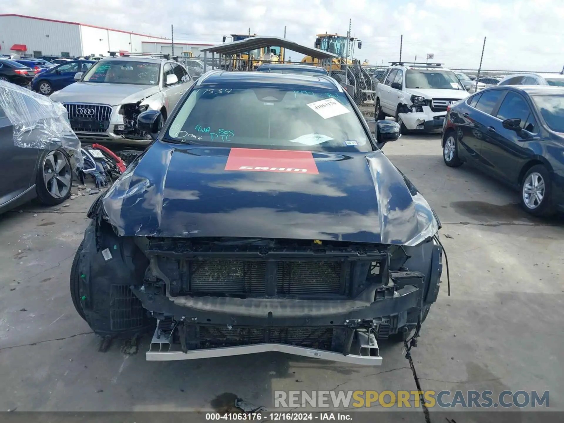 13 fotografías del automóvil dañado YV4062NZXP1165007 VOLVO V90 CROSS COUNTRY 2023