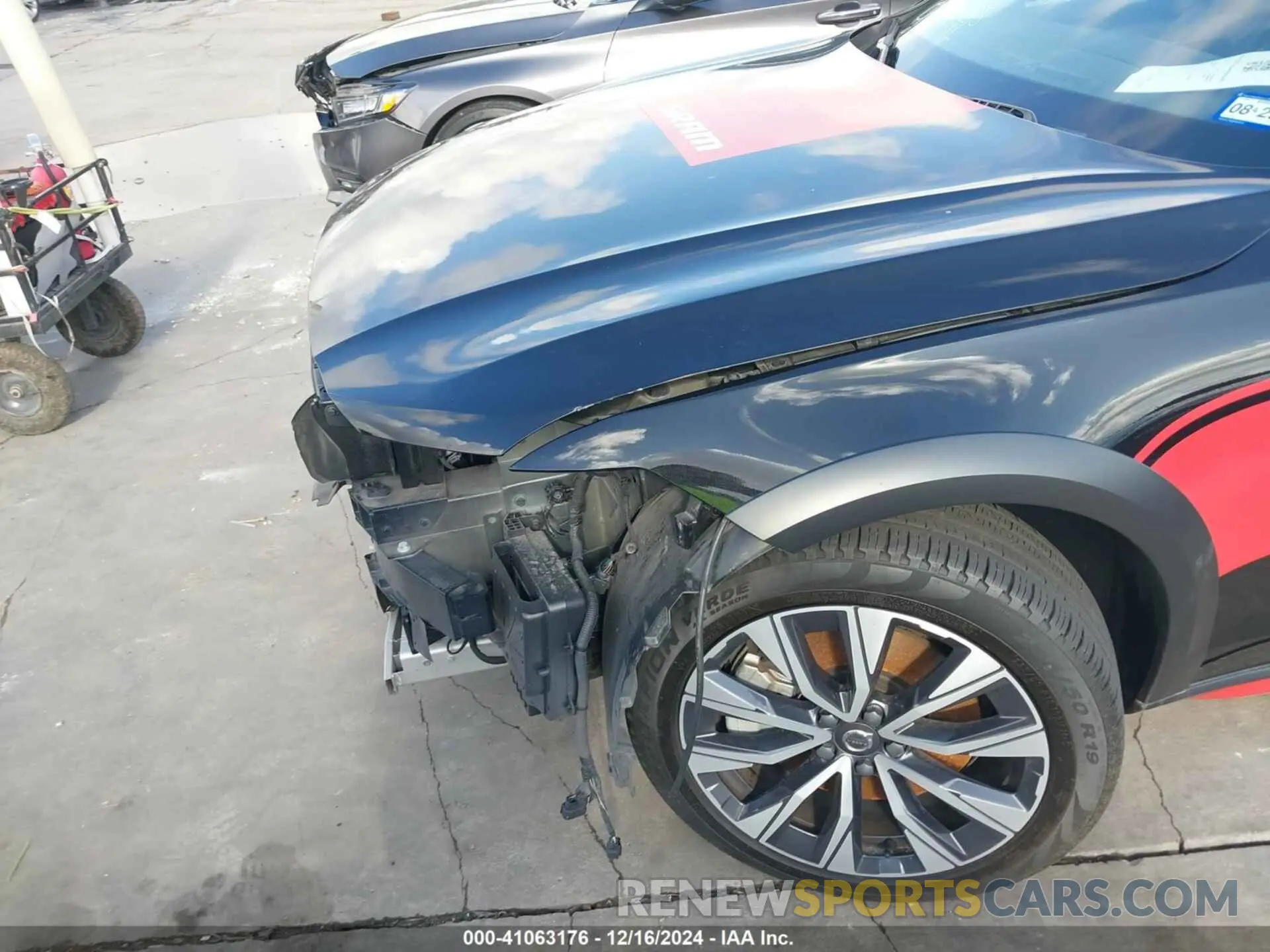 20 fotografías del automóvil dañado YV4062NZXP1165007 VOLVO V90 CROSS COUNTRY 2023
