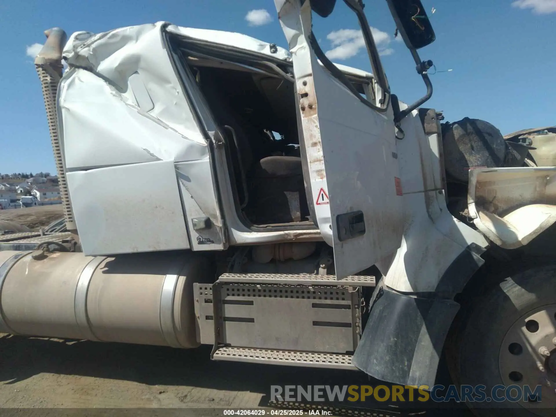 19 fotografías del automóvil dañado 4V4KG9EJ1KN227119 VOLVO VHD 2019
