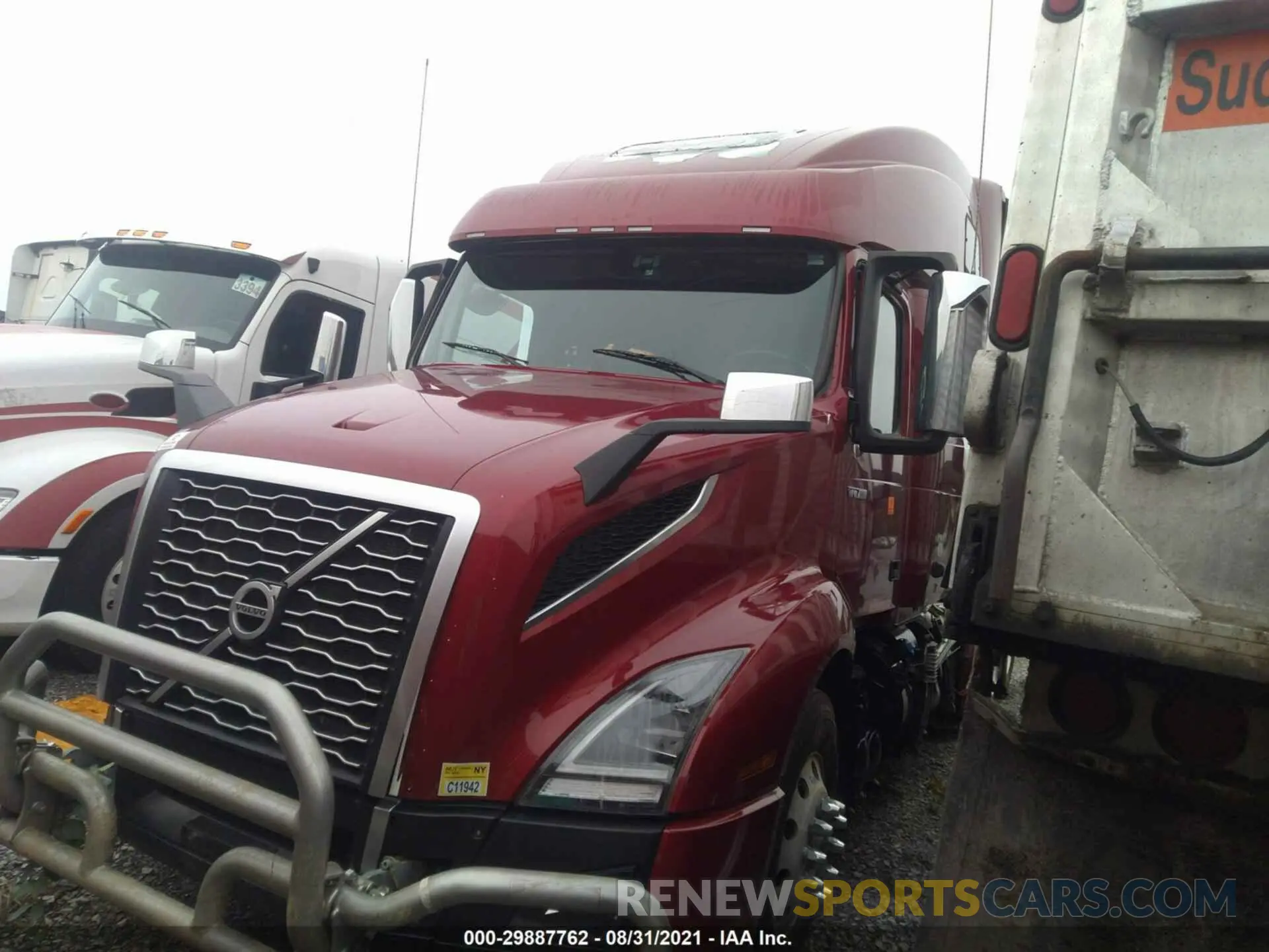 2 fotografías del automóvil dañado 4V4NC9EH9LN259680 VOLVO VN 2020