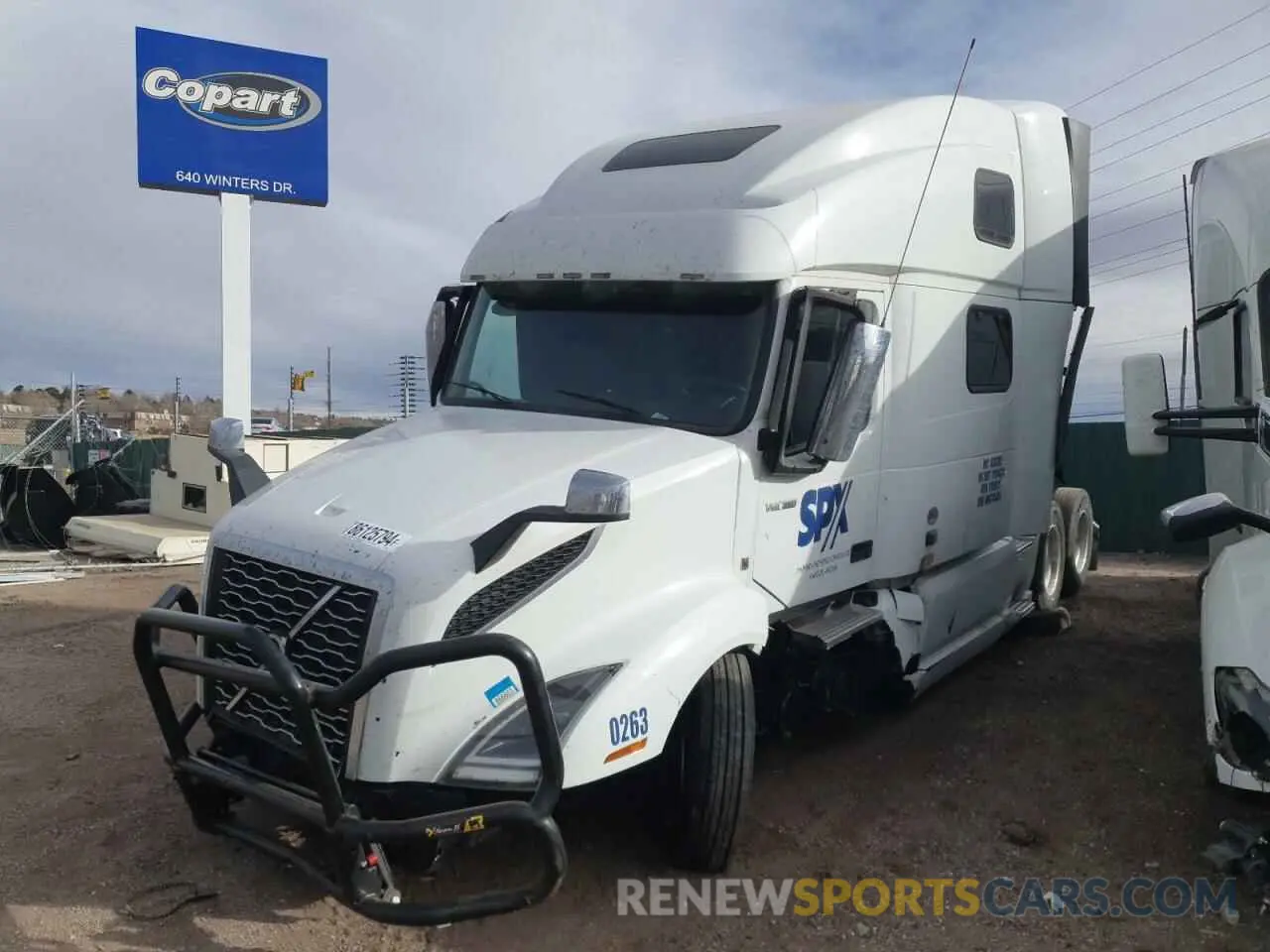2 fotografías del automóvil dañado 4V4NC9EH9NN313451 VOLVO VN 2022