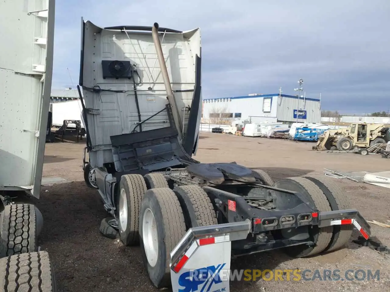 3 fotografías del automóvil dañado 4V4NC9EH9NN313451 VOLVO VN 2022